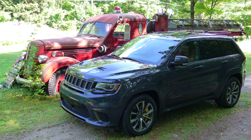 Illustration for article titled The 707 Horsepower 2018 Jeep Trackhawk Is America’s Most Practical Supercar